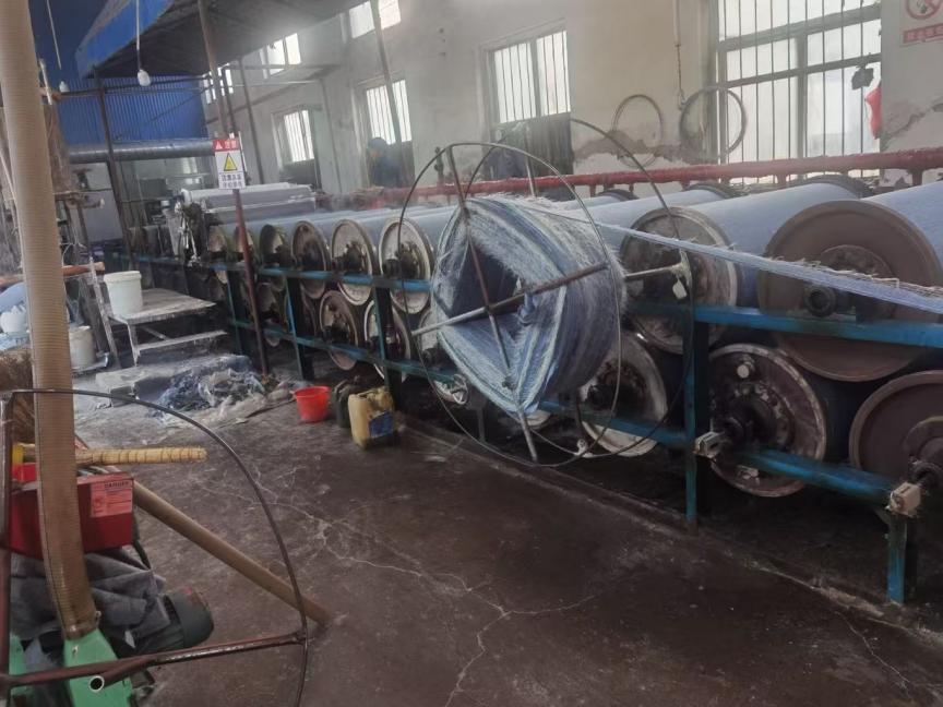 Водонепроницаемая мембрана, армированная стекловолокном.